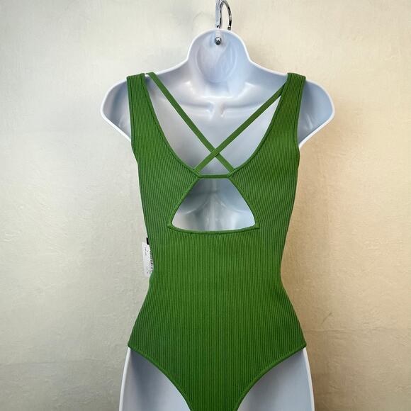 NWT ASTR Elmira Bodysuit Green Ribbed with Open Criss Cross Back Medium - Picture 4 of 13